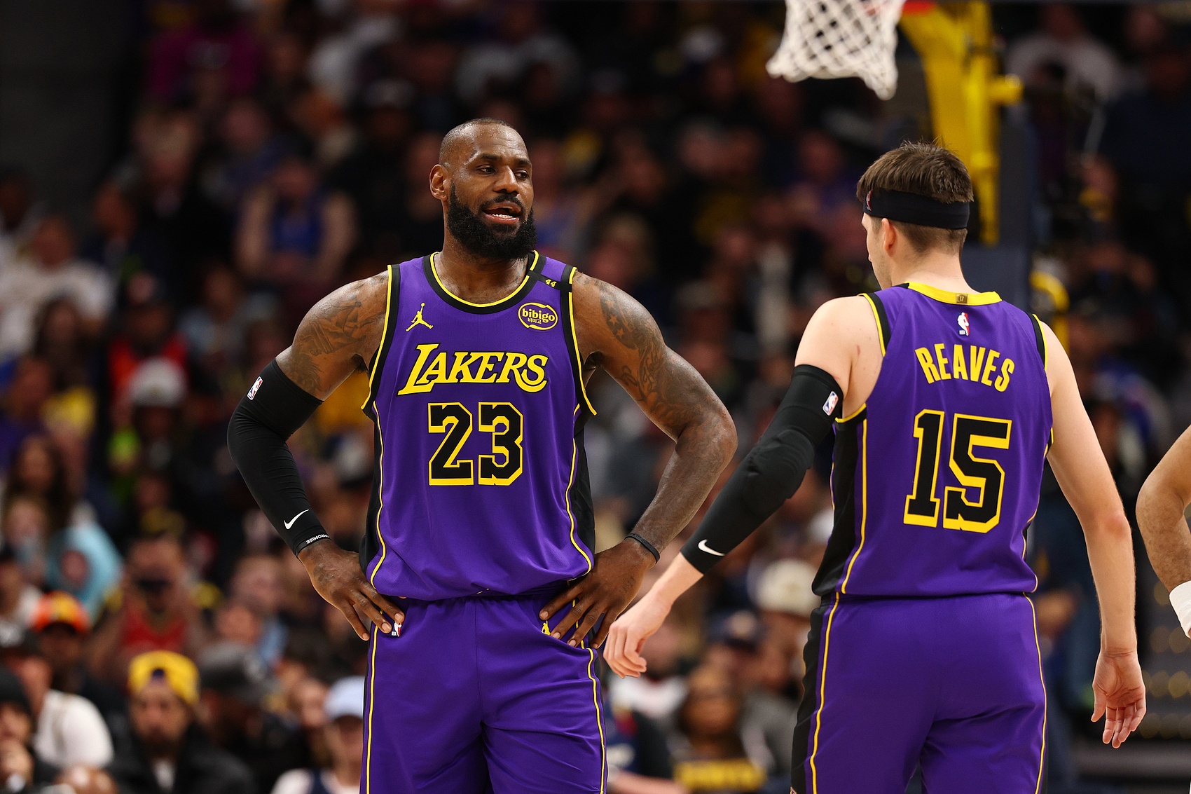 里夫斯：詹姆斯能提升你的自信 他總是面帶笑容似乎從不會心情差